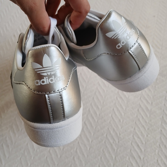 adidas ♡ superstar sneakers silver 8.5 - Picture 6 of 8